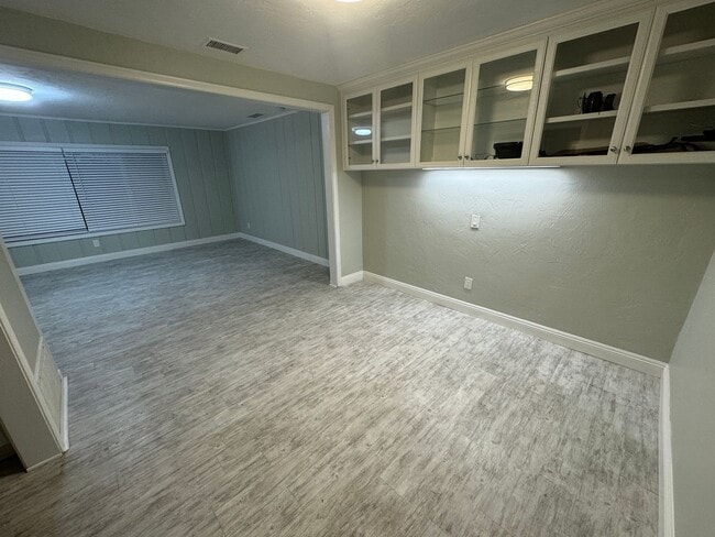 Photo - 5 Bedroom Ranch Home