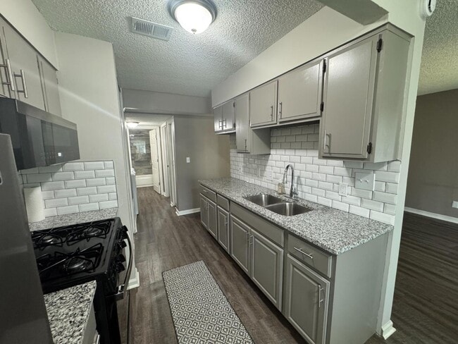Building Photo - 255 N Michigan St Unit 71 Rental