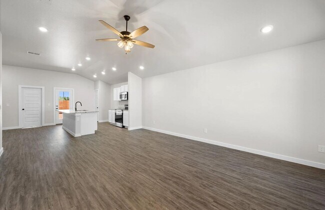Photo - 2154 Kokomo Ave