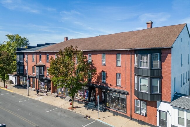 Building Photo - Spacious 4-Bedroom Home Near Kutztown University – Prime Downtown Location