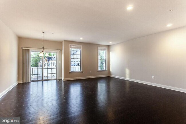 Photo - 7807 Crystal Brook Way