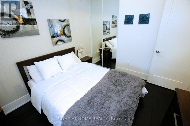 Photo - 330 Richmond St W Unit 210