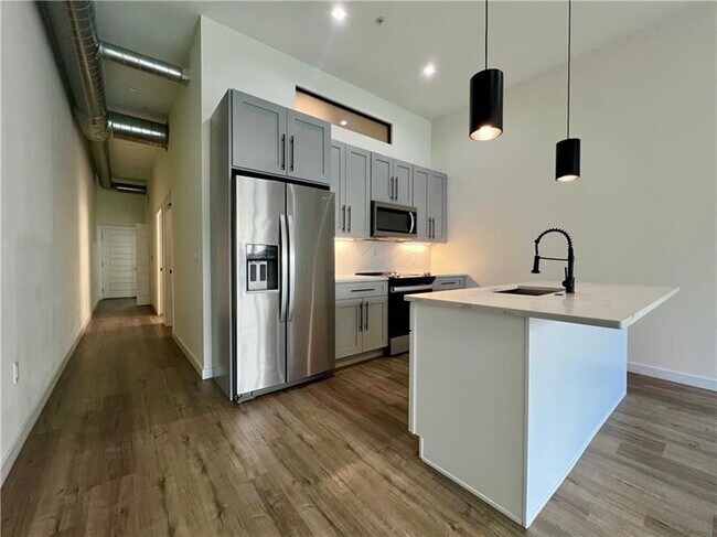 Photo - 150 S 15th St