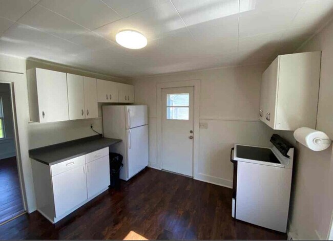 Photo - 127 Perry St