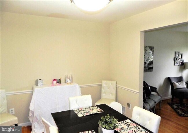 Photo - 2305 McGregor Ct