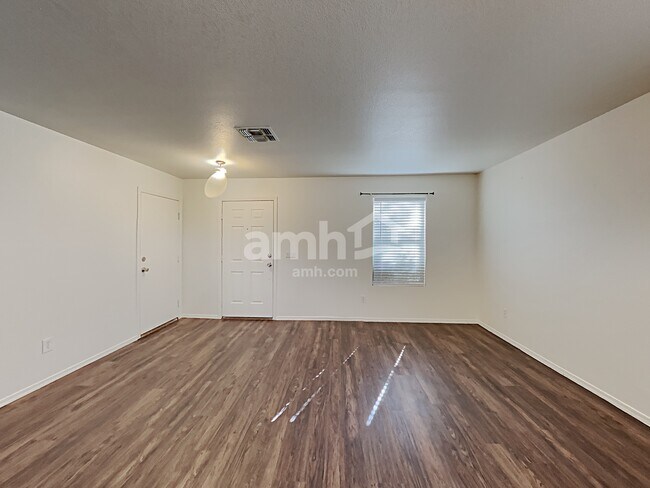 Photo - 5030 E Dale Ln