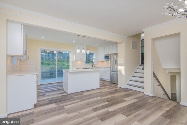 Photo - 14 N Montague St