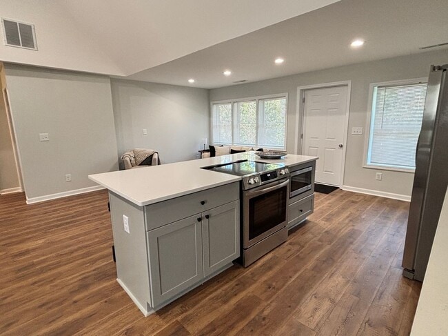 Photo - 1739 Carter Cir