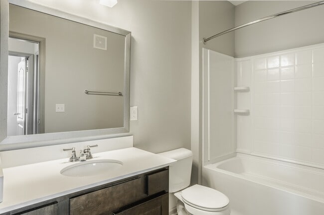 Photo - The Avenue at Polaris Apartments
