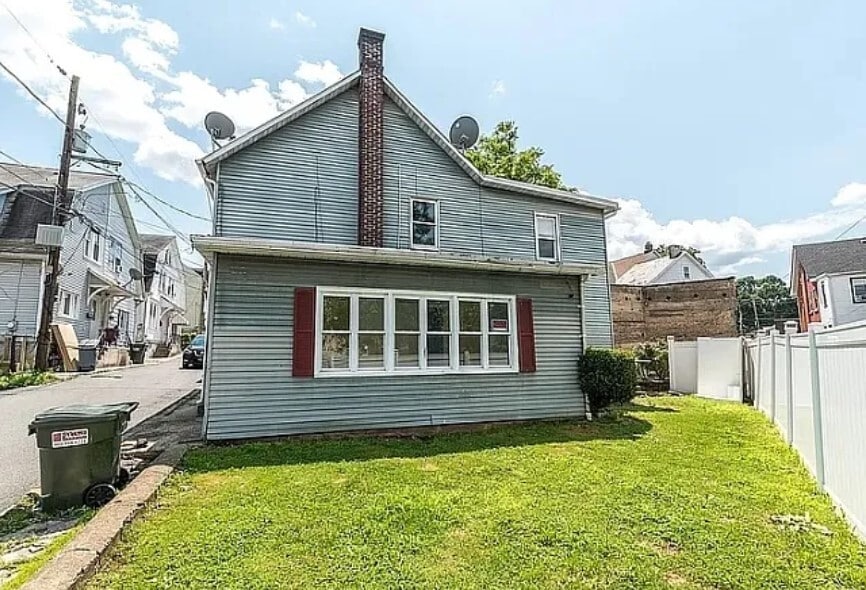Photo - 536 Jischke St