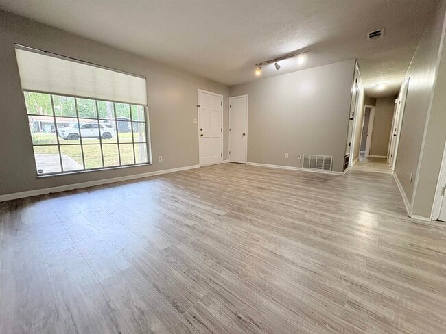 Photo - 1840 Devra Dr