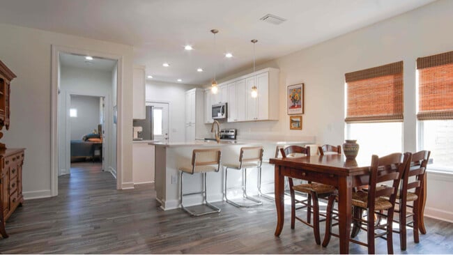 Photo - 2910 Clearview Ave