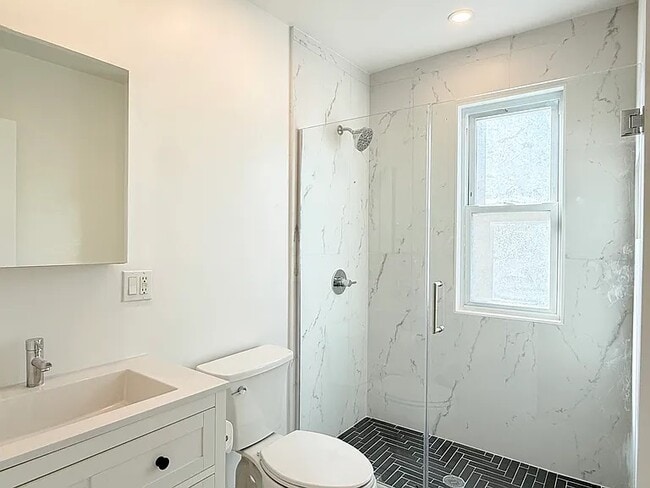 Bathroom - 21 High St Unit 1