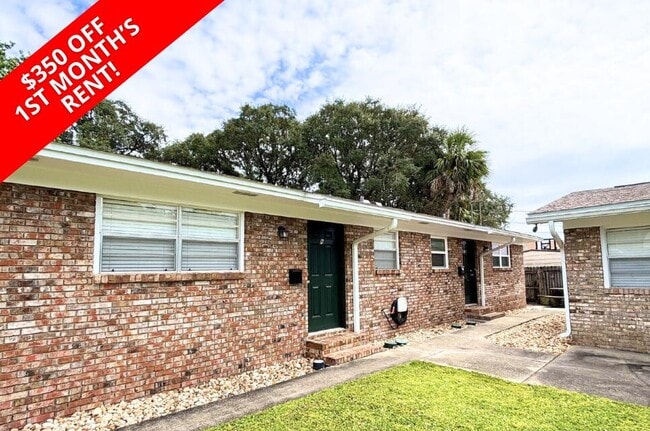 Building Photo - 715 Greenwood St Unit D