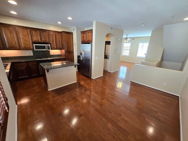 Photo - Luxury Tri-Level Townhome – Terraces at Es...