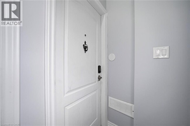 Photo - 146 Bankside Dr