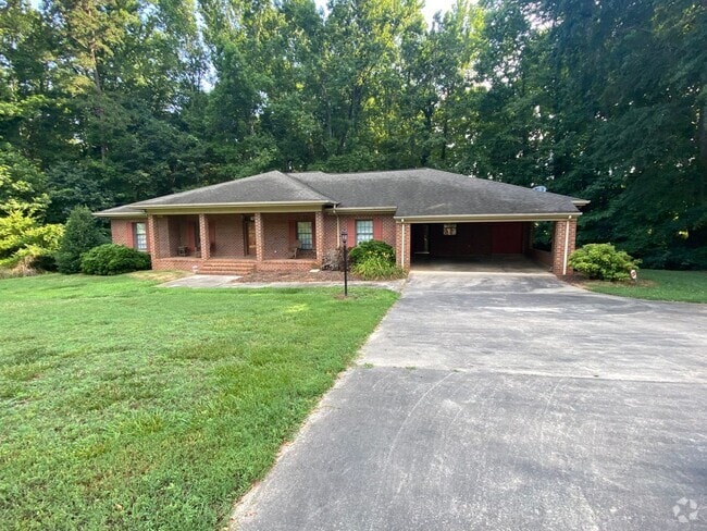 Building Photo - 3/2 in Shelby, NC Rental