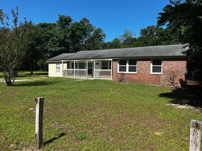 Building Photo - 461 Sweetwater Cir