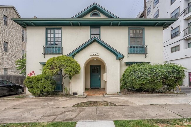 Building Photo - 1907 Pearl St Rental