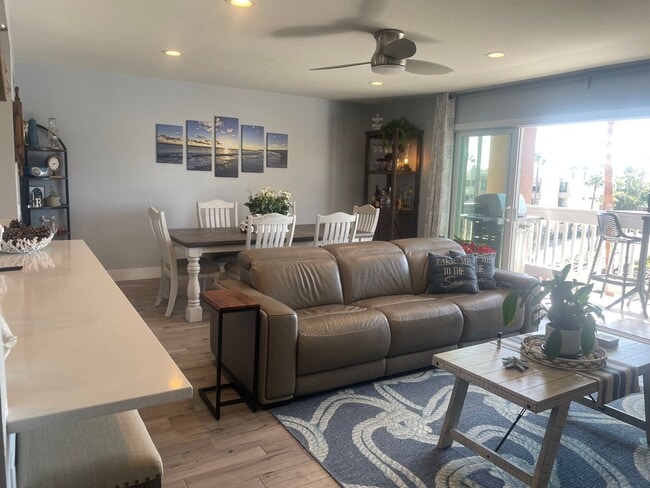 Photo - 4705 Marina Dr