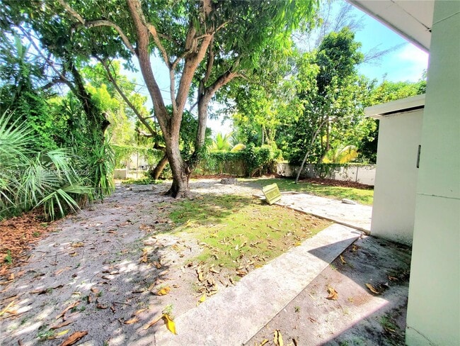 Photo - 40 NW 44th St Unit 40