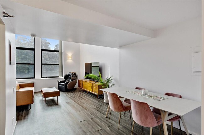 Photo - 23 Water Grant St Unidad 4J