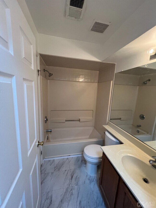 1337 Waterford Dr Condo Condo for Rent in Edison, NJ