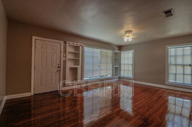 Photo - 2406 30th St