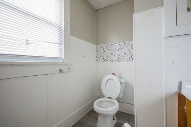 Photo - 1022 19th St NW Unit 2