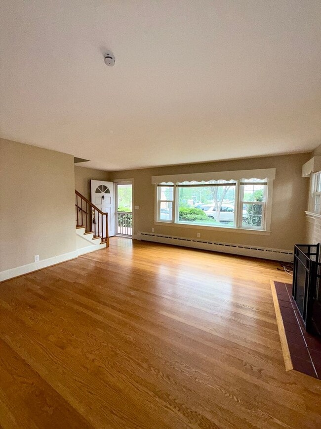 Photo - Spacious 3 Bed Duplex in Downtown Frederic...