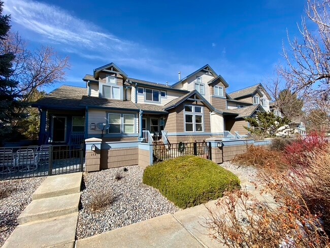 Building Photo - 111 Rowena Pl