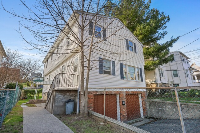 Photo - 114 Washington St