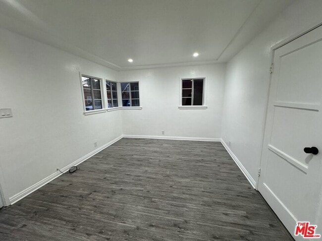 Photo - 6207 Crenshaw Blvd