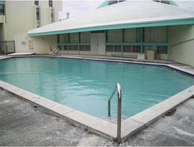 Photo - 2017 NW 46th Ave Unidad A101