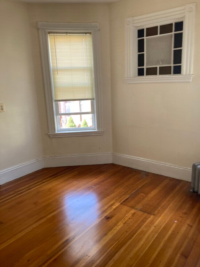 Photo - 144 Hillside St