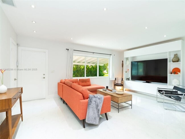 Photo - 1617 NE 157th Ter