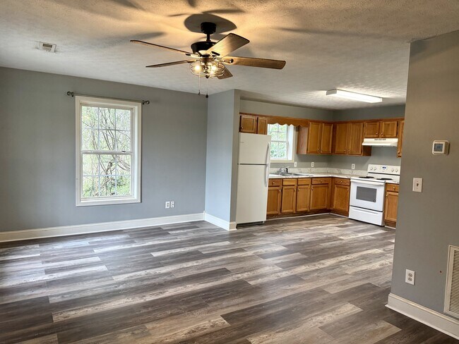 Photo - 709 W Columbia St