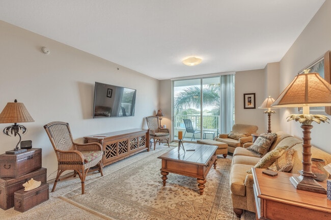 Photo - 700 E Boynton Beach Blvd