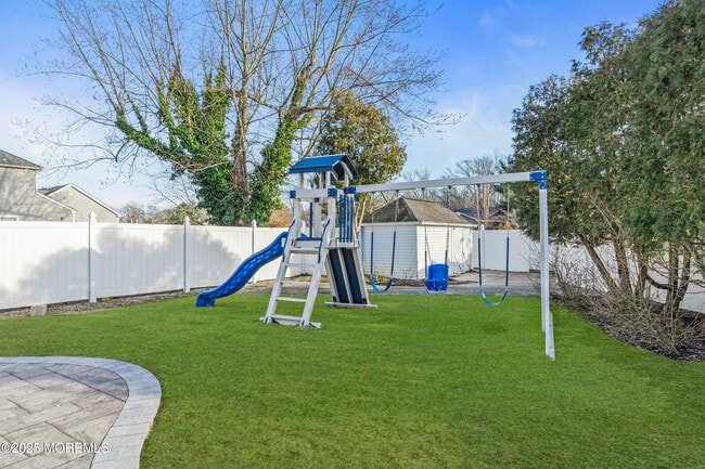 Photo - 2 Windsor Dr