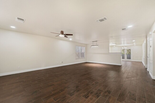 Photo - 7706 Mainland Woods