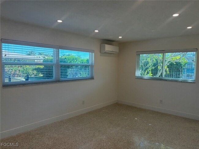 Building Photo - 5917 SW 1st Ct