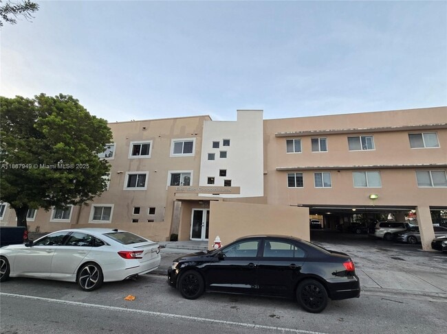 Building Photo - 55 E 4th St Unit 302