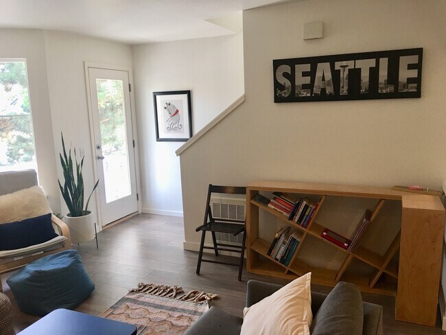 Photo - Stylish Townhome in Broadview