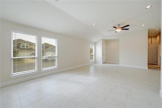 Photo - 108 White Dunes Dr
