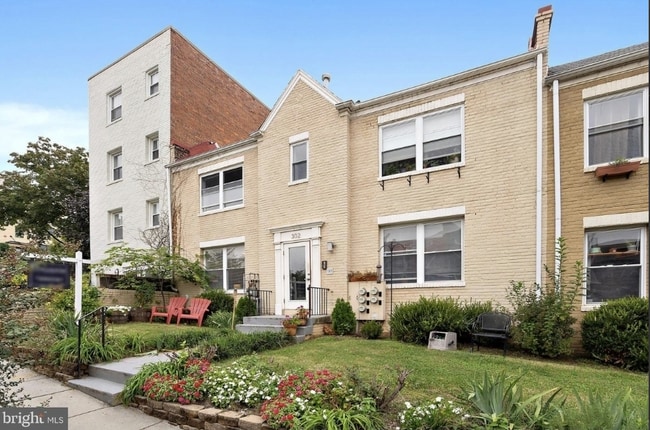 Photo - 302 Todd Pl NE Unidad Apt # 1