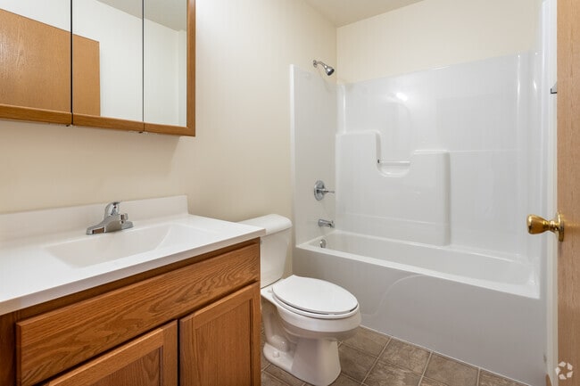 2BR,2BA,922SF - Handicap