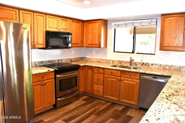 Photo - 1346 W 13th St