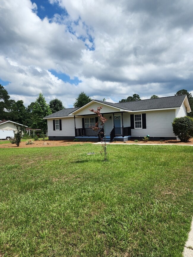 Photo - 816 Maple Dr House