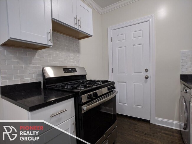 Photo - 3817 N Greenview Ave Unit 1W