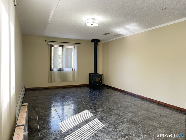 Photo - 121 S Main St